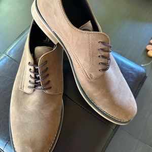 JF J. Ferrar 9 1/2 Brown Casual Dress Shoes. Very gently used.